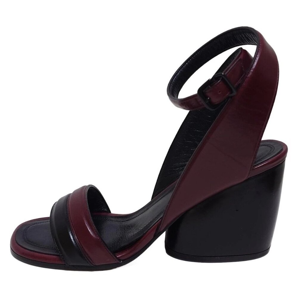 CELINE - Bordeaux Black Leather Women's Sandals 156-071125